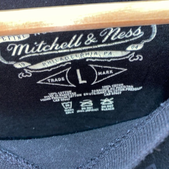 Black Chinese Lettering Raptors T-shirt - Picture 3 of 4